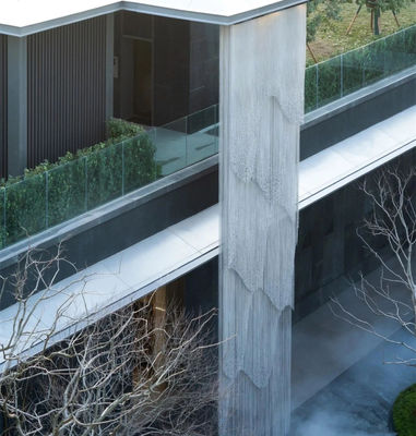 มุ้งลวดโซ่อลูมิเนียมแบบยืดหยุ่น เหมาะสำหรับคลังสินค้า โรงงาน และอาคารพาณิชย์ เพื่อควบคุมแมลง