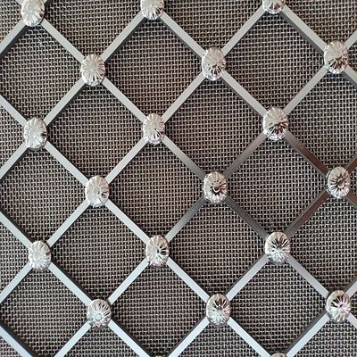 โลหะสถาปัตยกรรม Woven Wire Mesh สแตนเลส Woven Wire Mesh Grille สําหรับตกแต่งตู้