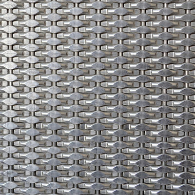 2-6 มิลลิเมตร เหรียญเงิน สแตนเลส สแตนเลส เครื่องตกแต่ง สาย Mesh Grilles สําหรับประตูกระเป๋าเสื้อผ้าที่ทันสมัย