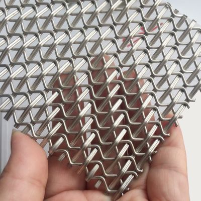 4.5mm ความหนา Mesh สแตนเลส เครื่องประดับไฟฟ้า Grilles สําหรับประตูกระเป๋าเหล็ก