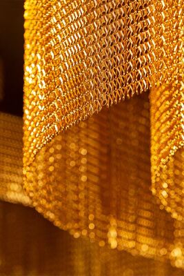 ขนาดโซ่ 12x24 มิลลิเมตร ผ้าม่านโซ่อะลูมิเนียม มีพื้นที่เปิด 60% และกว้างสาย 1.2 มิลลิเมตร เพื่อป้องกันแมลง