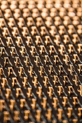 มุ้งลวดโซ่อะลูมิเนียมระยะห่าง 24 มม. พร้อมติดตั้งง่ายและระบายอากาศได้ดีเพื่อป้องกันแมลง