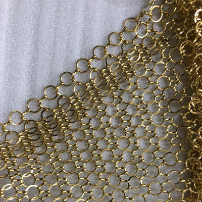 ODM รั้วตาข่ายโลหะสีทอง 3.8mm Chain Mail Mesh